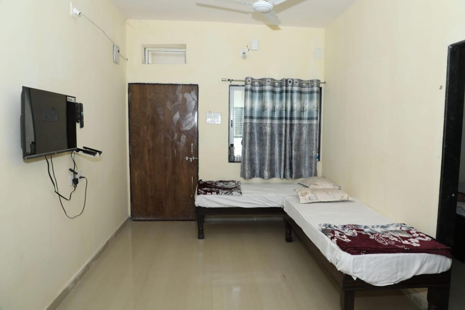 Aradhya Prime Home Stay Garudeshwar Exterior foto